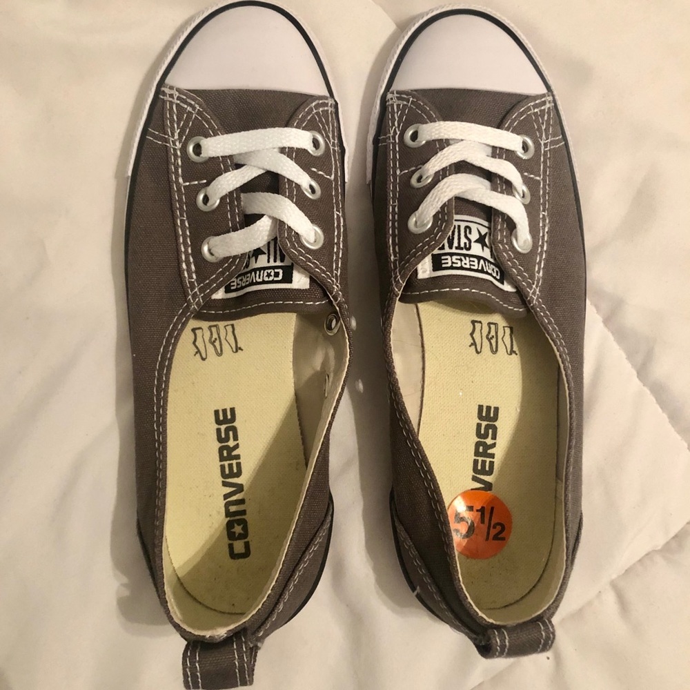 Converse sneakers NEW